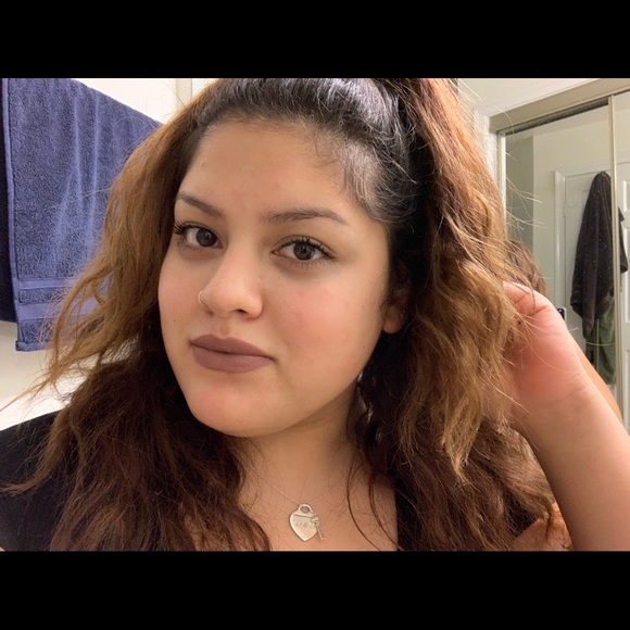 Meet your Posher, Dani - Picture 1 of 1
